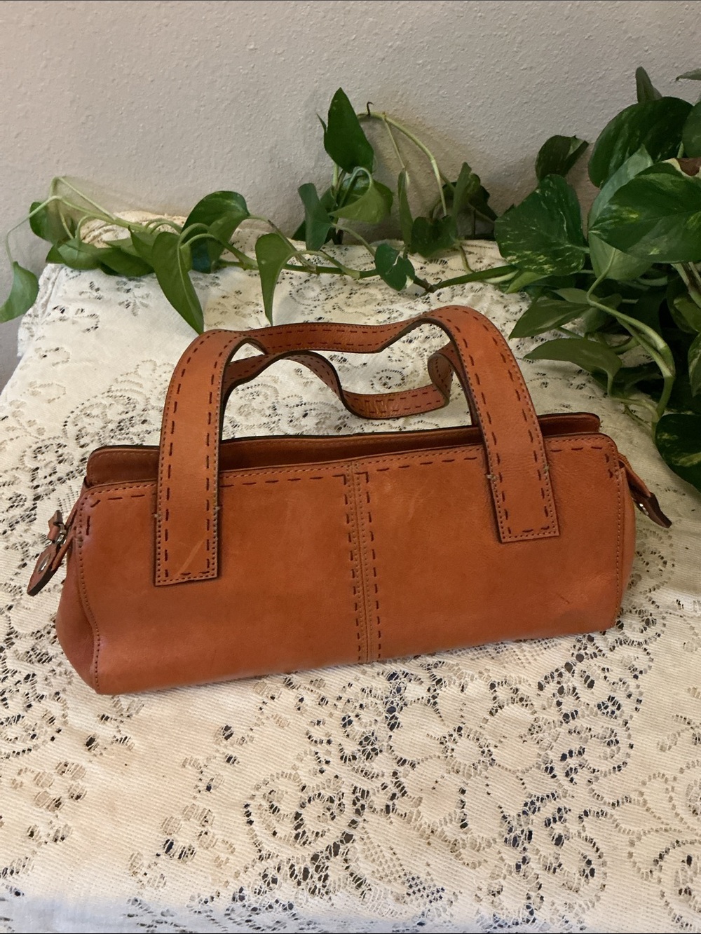 Vintage Fossil ZB9015 Cognac Leather Satchel- Like New Condition - Picture 13 of 16